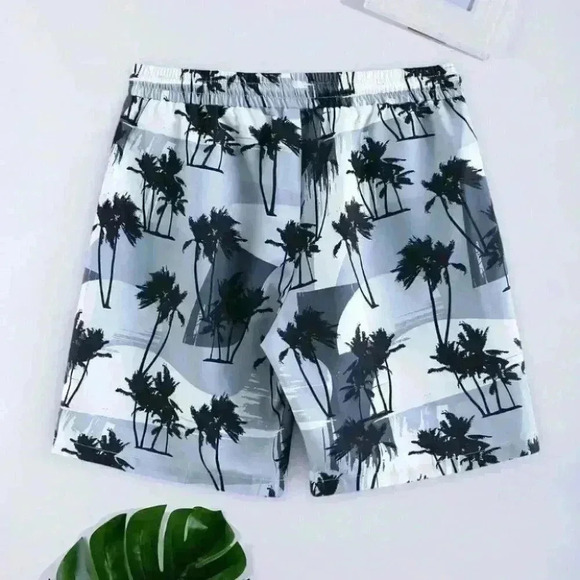 White Vacation Style Men's Tropical Print Shorts - Picture 2 of 4